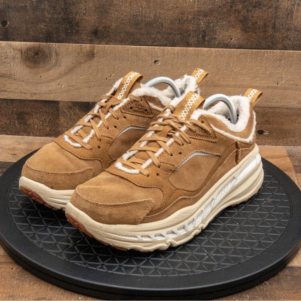 UGG Spill Seam Chestnut Sneakers Men’s Size 9